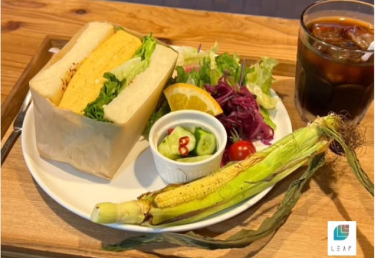 ふわとろだし巻きサンドイッチと農家さん直送野菜
